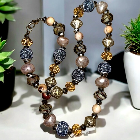 Jewelry - ❤️‍🔥 Rare Vintage Bead Necklace